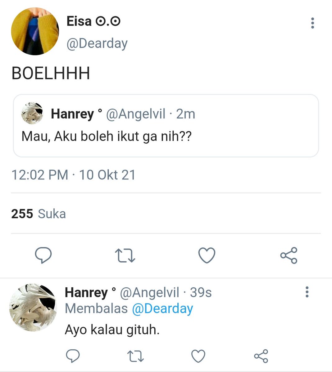 Htamputihhh's tweet photo. Siang hari, sambil kerja, kita mau space dulu. Tapi mana Janu? https://t.co/wba2oQIQKM