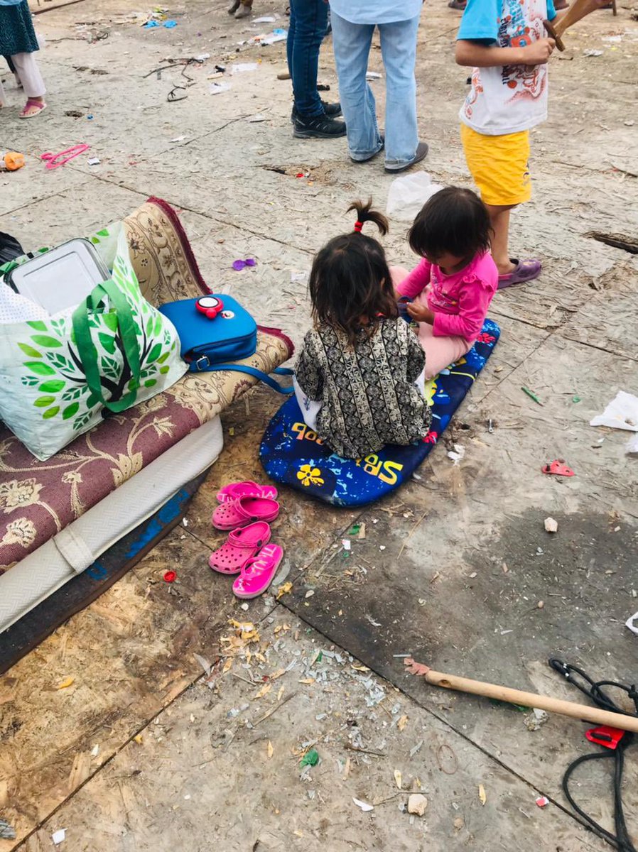 parwana_amiri's tweet photo. In #EleionasCamp the authorities asked the People under tents to camp out of the camp and will be in containers, but they put 2,3 families in one container.
“How can we live in such small place ?” Says one of the residents.
#ChangeSystemEu https://t.co/0x4yW61dsh