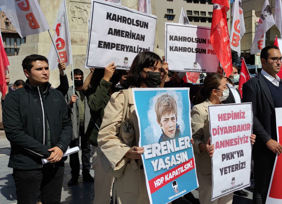 Türk milletinin iradesinin temsilcisi Türkiye Büyük Millet Meclisidir.

TBMM’nin ve TSK’nın kararlılığıyla PKK ezilmiştir.
Meclis’ten talep ediyoruz! PKK’yı nasıl ezdiğimizi, “Kürt sorunu” yalanlarını reddettiğimizi dosta düşmana ilan edelim.