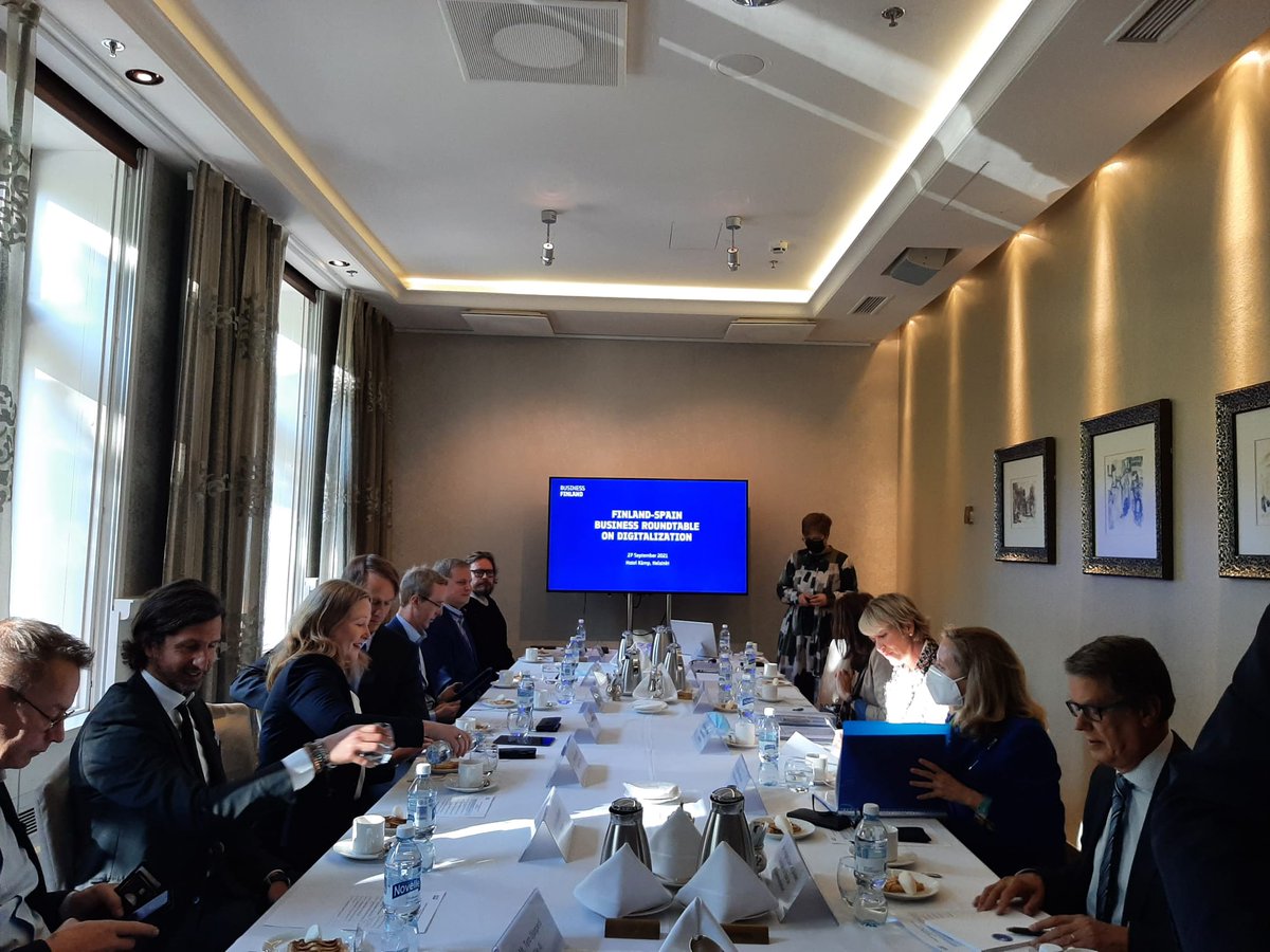 ➡️VP <a href="/NadiaCalvino/">Nadia Calviño</a> se reúne en #Helsinki con compañías #tecnológicas finlandesas para conocer en detalle sus proyectos y visiones sobre la #digitalización. 

💻<a href="/haltian/">Haltian</a>, <a href="/meetIQM/">IQM Quantum Computers</a>, <a href="/nokia/">Nokia</a>, <a href="/ouraring/">ŌURA</a>, <a href="/ReaktorNow/">Reaktor</a>, @silo_AI y <a href="/varjodotcom/">Varjo</a>

#EspañaDigital2025 <a href="/BusinessFinland/">Business Finland</a>