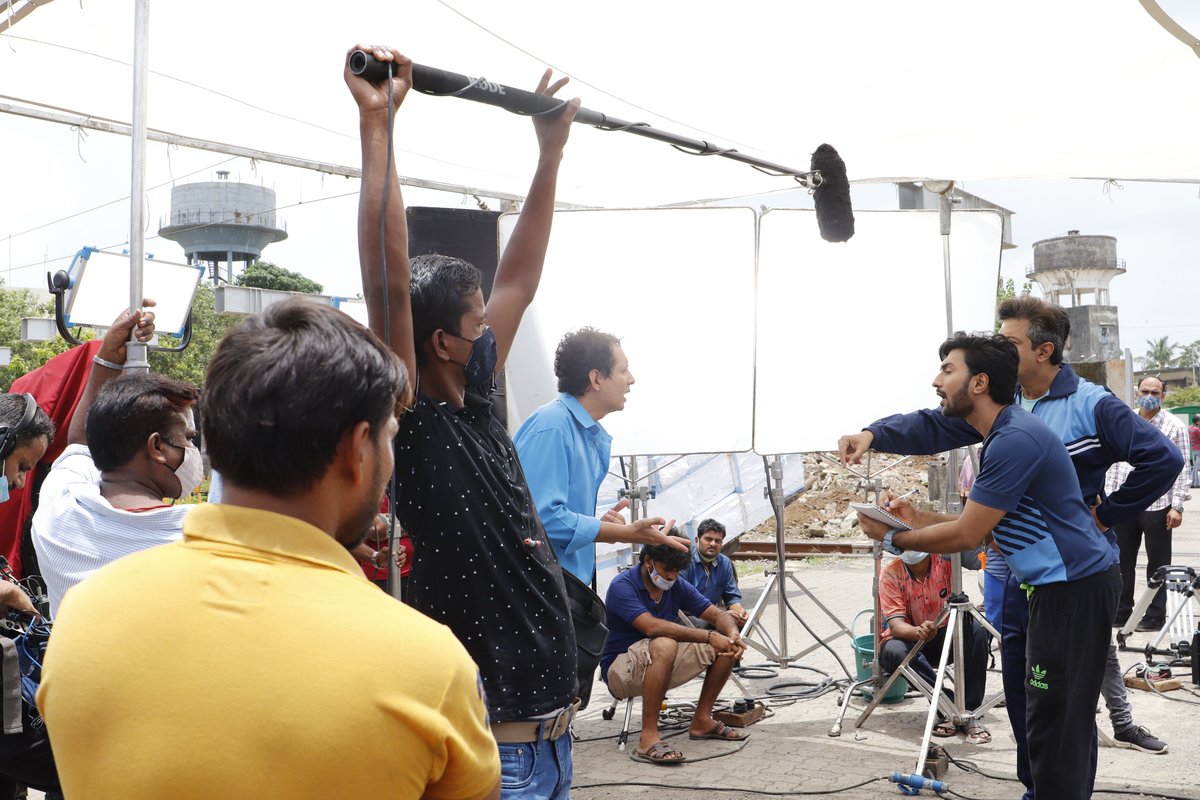 MiracleLens's tweet photo. Behind the scenes from our work for Western Railway!

Thank you to the entire teamfor putting their best effort into the film!

Please watch the entire film here if you have still not watched it: https://t.co/XrRynEhKkE 

#PublicServiceMessage #westernrailway #production #adfilm https://t.co/ycPseSEl0z