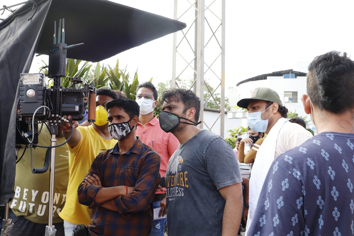 MiracleLens's tweet photo. Behind the scenes from our work for Western Railway!

Thank you to the entire teamfor putting their best effort into the film!

Please watch the entire film here if you have still not watched it: https://t.co/XrRynEhKkE 

#PublicServiceMessage #westernrailway #production #adfilm https://t.co/ycPseSEl0z