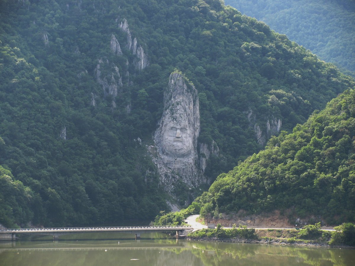 SeimenBurum's tweet photo. After passing the Statue of #Decebalus at the side of the #Danube and rounding a last corner arrived at the #IronGate at Drobeta-Turnu Severin on the Romanian side of the river @lopcute
#travel
#travelphotography
📷 14 May 2010 #Drobeta #TurnuSeverin #Romania https://t.co/ZljWr59Z8z