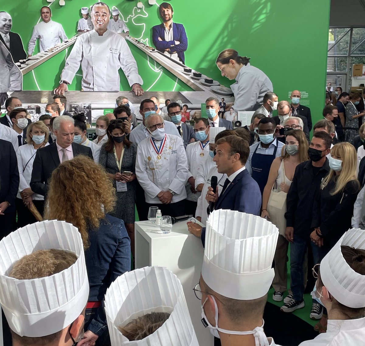 Le président de la République présent au Sirha s’est entretenu avec les professionnels des métiers de bouche.