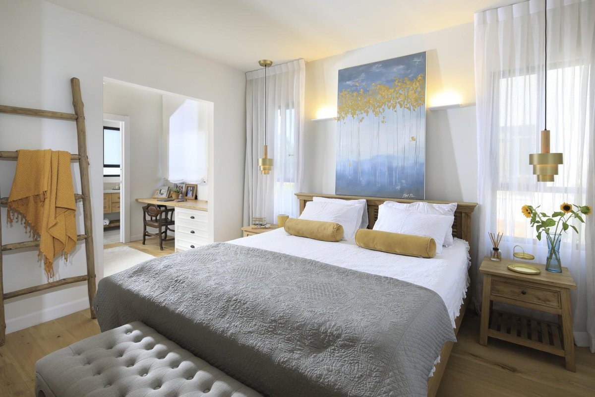 fambuenalights's tweet photo. NEW RESIDENTIAL PROJECT. 

We illuminate with hanging REFLECTIONS designed by #GarciaCumini this elegant bedroom. A new job developed by the designer #MichalGinzburg. 

Thanks to our distributor#LightIn. https://t.co/OJbHXXrPzM