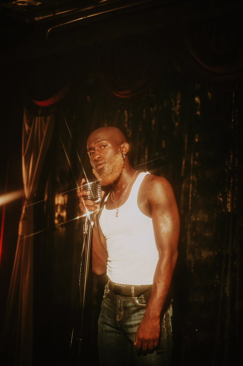 New account! Can everybody share so I can get my friends back? 😣

#AlekzSamone