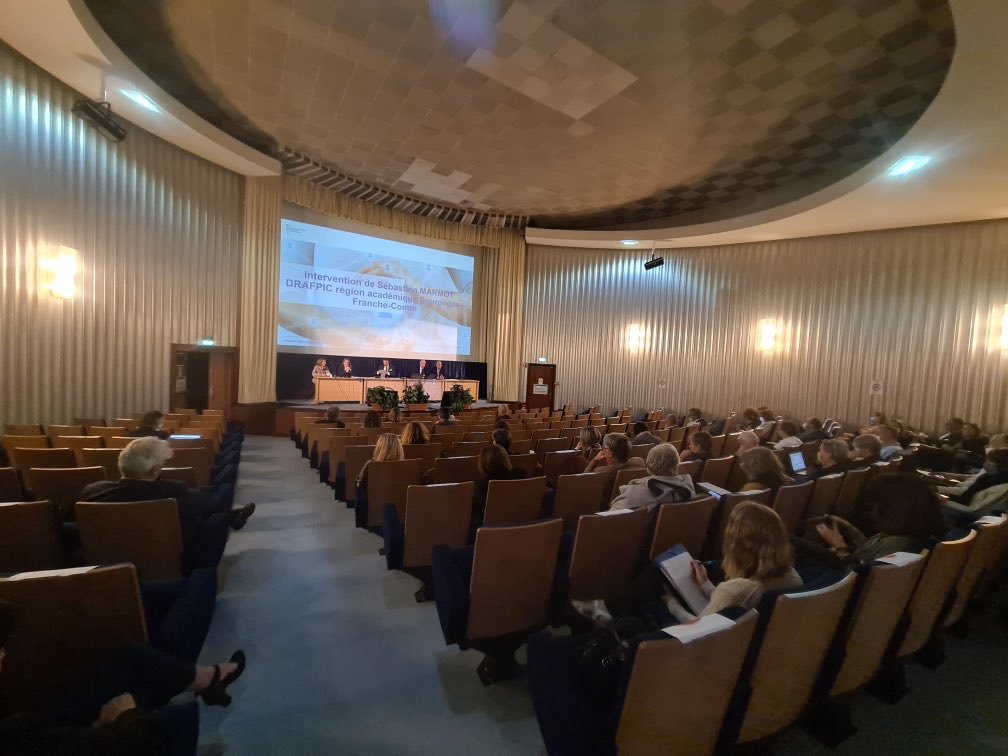 SebastienMarmot's tweet photo. Séminaire régional CFC des académies de Besançon et Dijon. Accueil dans les locaux du rectorat site campus. Transition pro, apprentissage, réponse aux enjeux économiques mobilisation des acteurs de la FTLV. Mutualisation des enjeux et des objectifs autour d’un pilotage partagé. https://t.co/VERnji4SXS