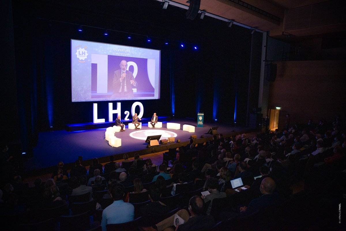 PositiveEco's tweet photo. #LHForum|Au #Havre, les 23&24 sept, ce sont près de 100 intervenants - acteurs publics ou privés, experts, passionnés, étudiants, etc.-qui sont venus échanger lors de 24 temps forts autour des enjeux et de l’avenir des ressources maritimes françaises et mondiales. #économiebleue https://t.co/ZoPxON0jn6