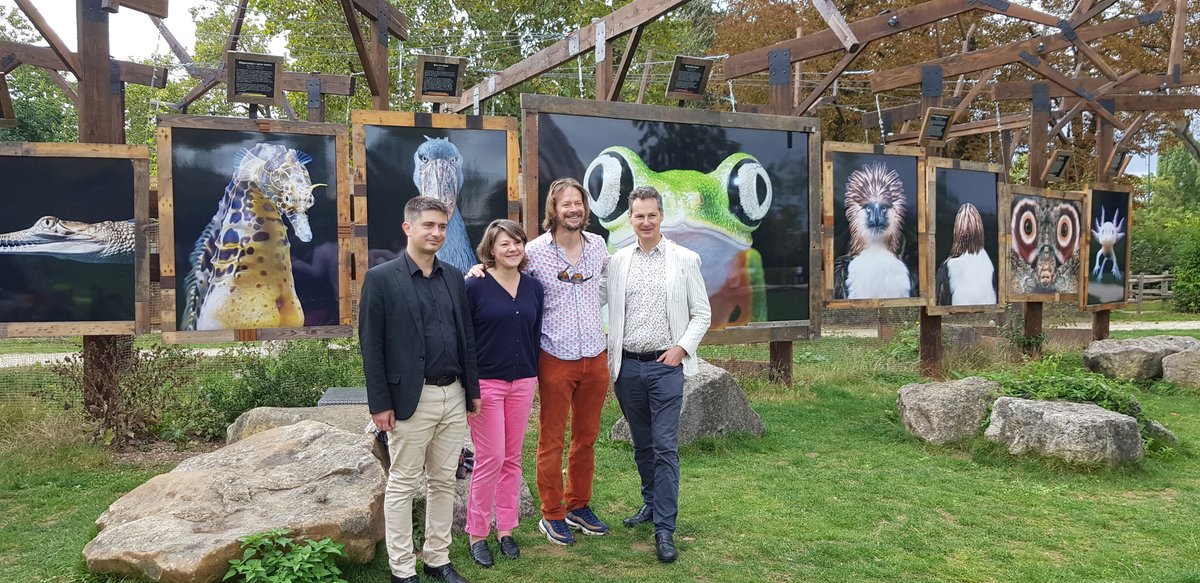 zoodeparis's tweet photo. 📷 Hier, le photographe britannique #TimFlach était au @zoodeparis pour présenter son travail et échanger avec les visiteurs.
Dans le cadre de la biennale @photoclimat, découvrez ses photographies dans l’exposition « Regard(s) Fascinants ».
👉https://t.co/zkKlcGNskL https://t.co/2b8AqLLvJh