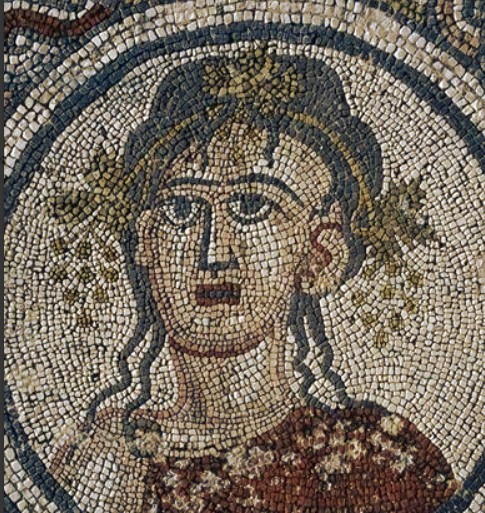 romanpalace's tweet photo. It's #MosaicMonday and #Autumn is definitely here. 

So, here are 4 pics of Autumn. And they're all judging you. https://t.co/FSjTFTHwxz