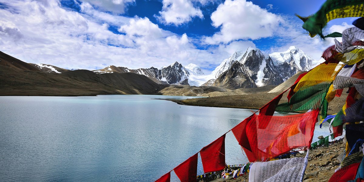 TibetReliefFund's tweet photo. Saturday 25 September was #FlagsForTibet day, to show the world people care for Tibet and its culture. Please tag us/@ us with a photo of your prayer flags! Prayer flags fly in the wind, blowing their prayers and mantras into the surroundings, spreading goodwill and compassion. https://t.co/KV7oK6bM60