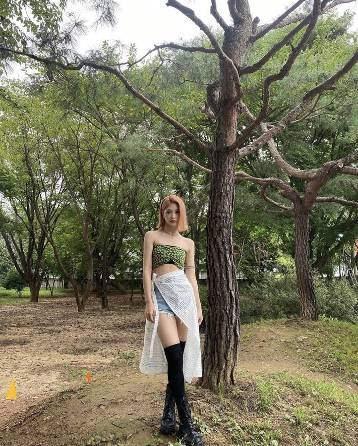 syelon's tweet photo. we are here to record a talk &amp; talk video performance, it was so much fun because we can work while breathing fresh air outside without a mask that has been blocking us, hopefully we can get rid of this mask soon. https://t.co/rG4iF6KNbV