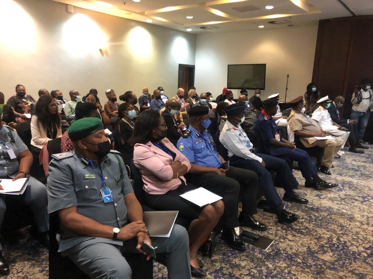 Stephanie Larsen tweet media