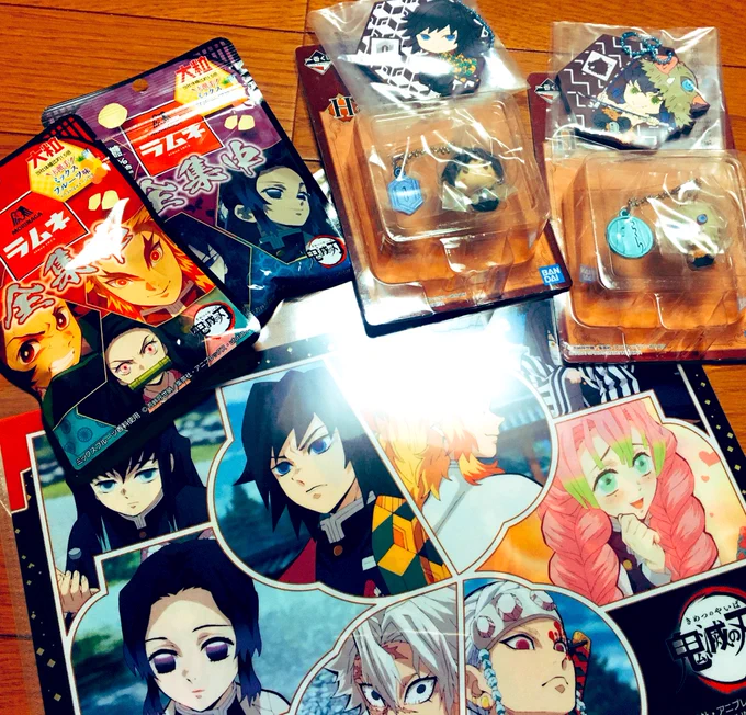 一番くじ100兆万年ぶりにやった!ブラインドとブラインドじゃないの全く同じキャラが出たのぶきみ! 