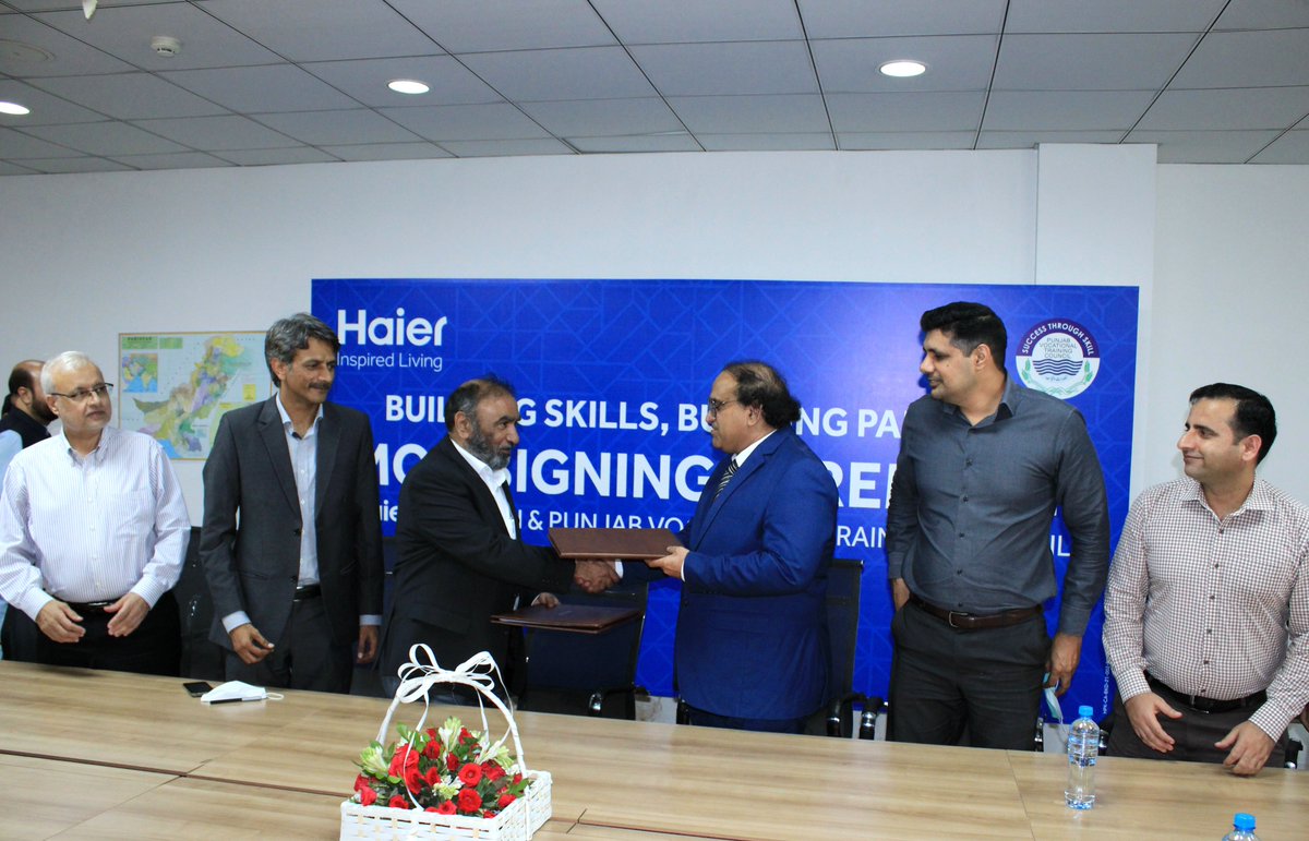PVTC_Official's tweet photo. @PVTC_Official signed MOU with @HaierPakistan #PVTC imparting Skills in Demand-Driven Trades while #Haier is Building Skills for Building Pakistan!
MOU was to collaborate for the provision of Skilled WorkForce and the creation of Employment to achieve Economic Sustainability.
1/2 https://t.co/bJLDUhMchc