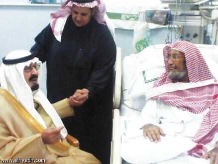 khaleel_a_s's tweet photo. #رجال_في_ذاكرتي
الشيخ #عبدالعزيز_بن_جامع 
شيخ #قبيلة_الروسان من #عتيبة 
أمير #الفوج_الخامس في #الحرس_الوطني لمدة 68 عام 
عينه الملك سعود عام 1373 وبقي أميراً للفوج حتى وفاته عام 1429 
إشتهر برجاحة العقل ورزانة الشخصية والكرم الحاتمي ومحبة نفع الآخرين وكان أميراً برتبة والد 👌 https://t.co/rMbTUPSMuk