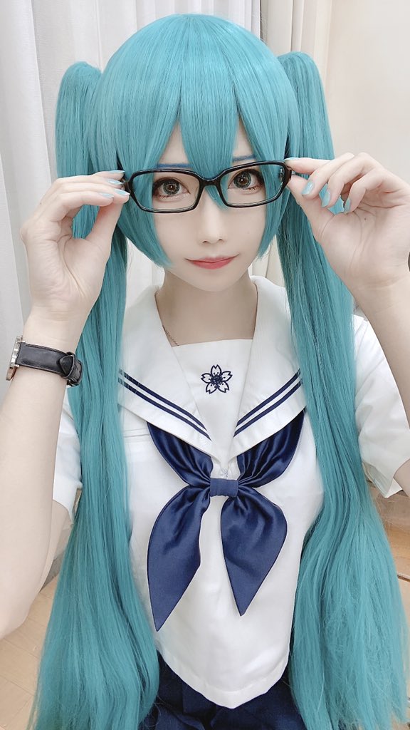 Twoucan セーラー服は の注目ツイート コスプレ