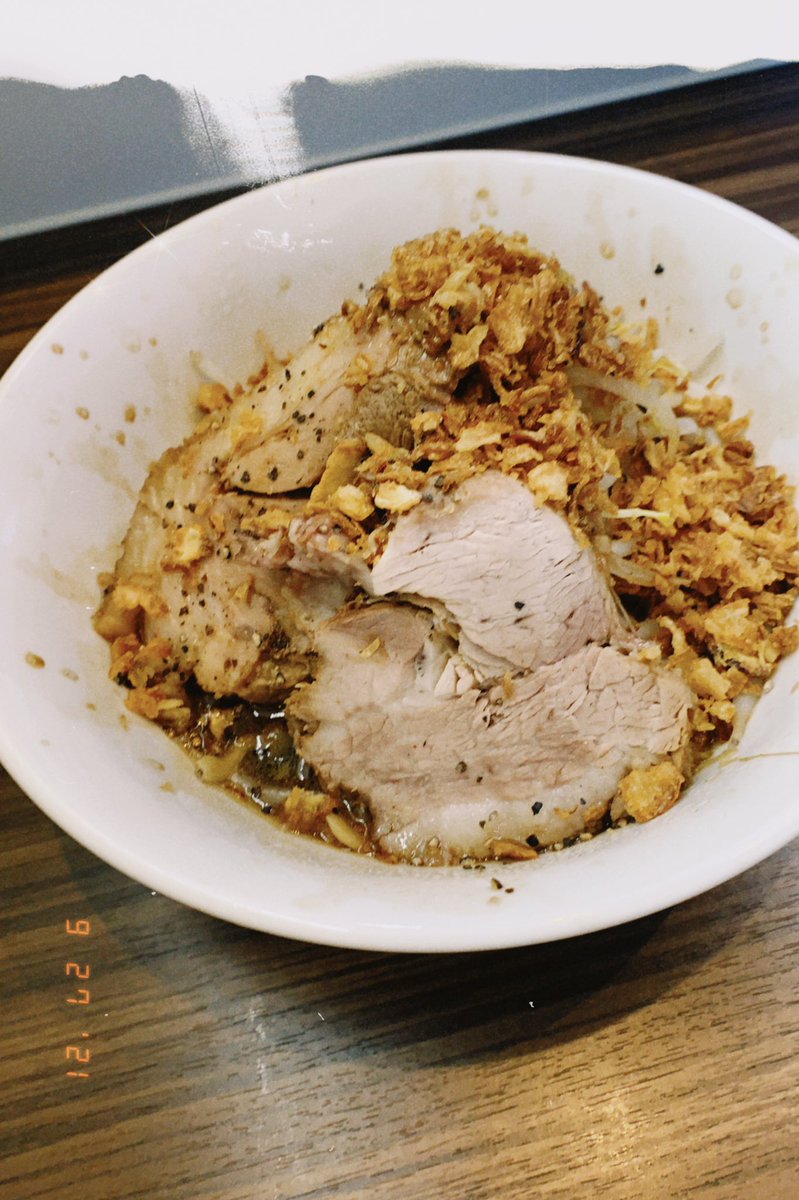 3Lvfriend's tweet photo. 今日は夢を語れ岐阜にお邪魔した😊
二郎系の汁なしは初めて食べたけど想像よりすごい美味しかったから機会があればまた行きたいなー! https://t.co/ZBuQZyRDDq