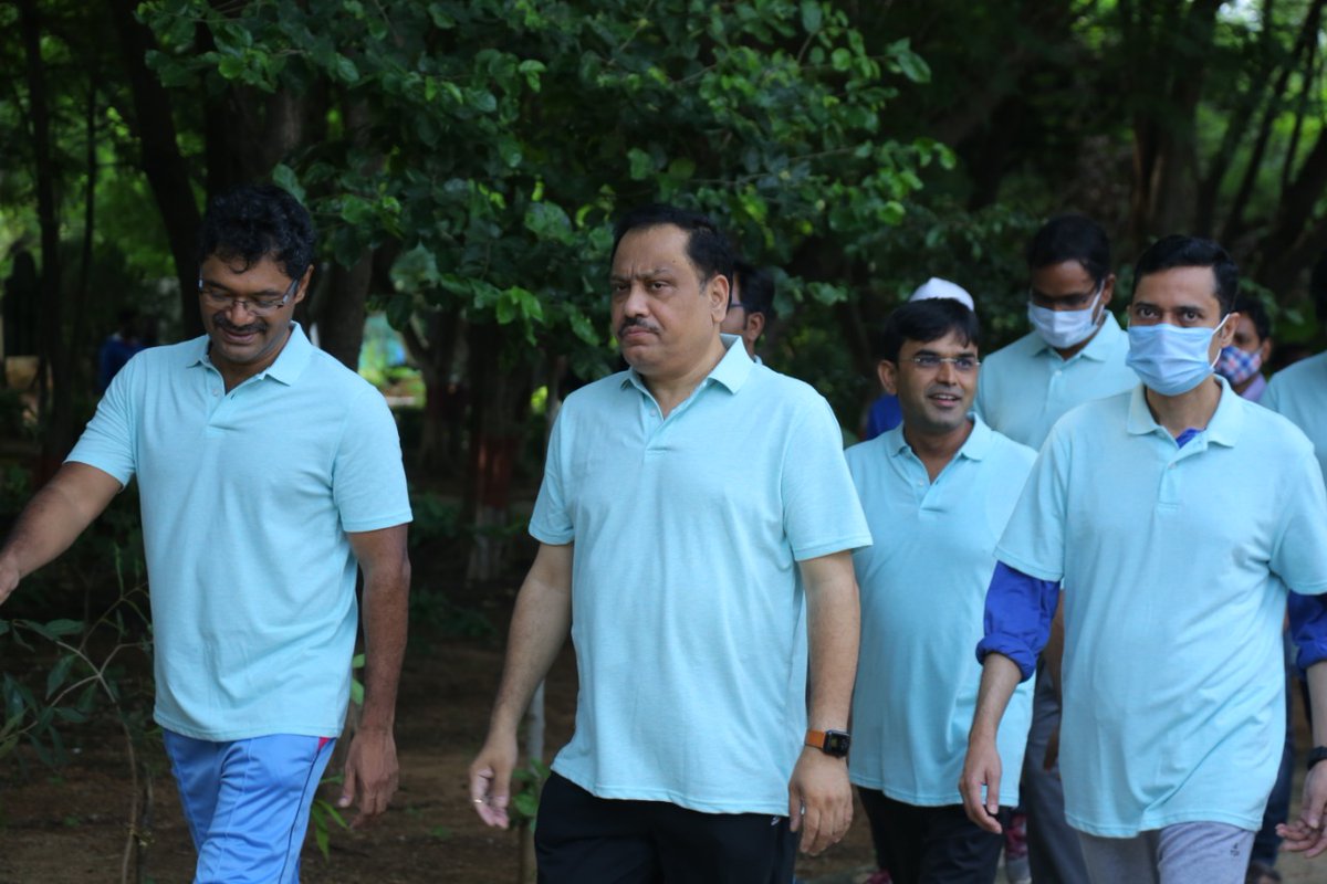 srdme_hyb's tweet photo. S C Railway, HYB Div sports Assn. has organized Fit India Freedom Run 2.0 to commemorate the 75th Independence Day 'Azadi ka Amrit Mahotsav' from 13th Aug to 2nd Oct'21 at Rly Sports Complex grounds, on 25-9-21 at 7:30 am DRM/HYB, ADRM/I &amp; O and all the Officers have participated https://t.co/4eZNovWjli
