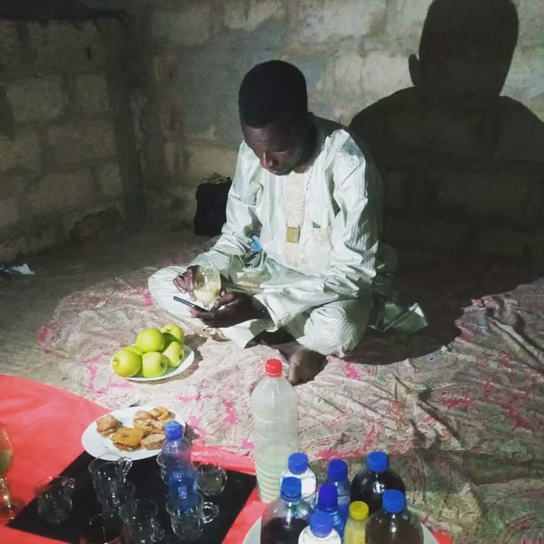 Sidisco_4's tweet photo. L'endroit idéal ; le jour parfait pour souffler une nouvelle bougie...🎂♥️ #BambaMerci... Alkhamdoulilah Ala Kouli'hal 🙏🏿💚🌹 https://t.co/Av8DJFkGii