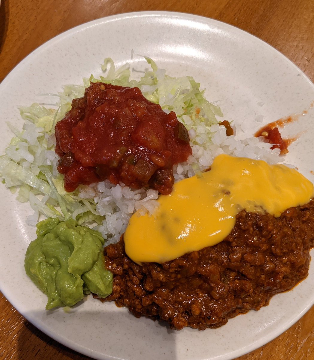 mashumaronosofa's tweet photo. お腹を一杯にした戦犯はタコス風ご飯がパンチ効いてた🥺アボカドディップあるの好き🤍ってなった、私は食べてないけどデリとかスープも豊富なのでコスパ求めたいとき最高です🥰 https://t.co/WFknKWUXrG
