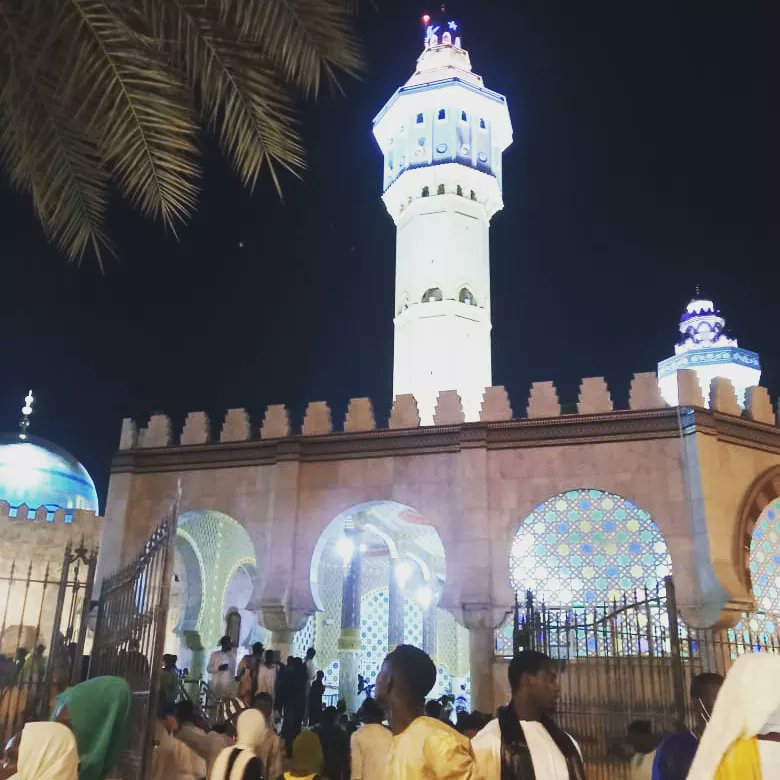 Sidisco_4's tweet photo. L'endroit idéal ; le jour parfait pour souffler une nouvelle bougie...🎂♥️ #BambaMerci... Alkhamdoulilah Ala Kouli'hal 🙏🏿💚🌹 https://t.co/Av8DJFkGii