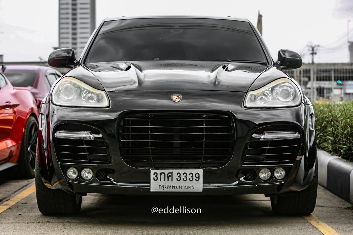 edd_ellison's tweet photo. Modified #Porsche #Cayenne https://t.co/sj4rr623pR