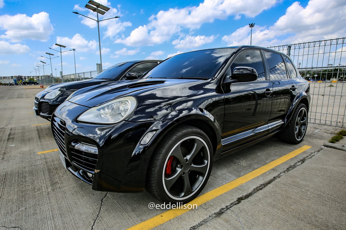 edd_ellison's tweet photo. Modified #Porsche #Cayenne https://t.co/sj4rr623pR