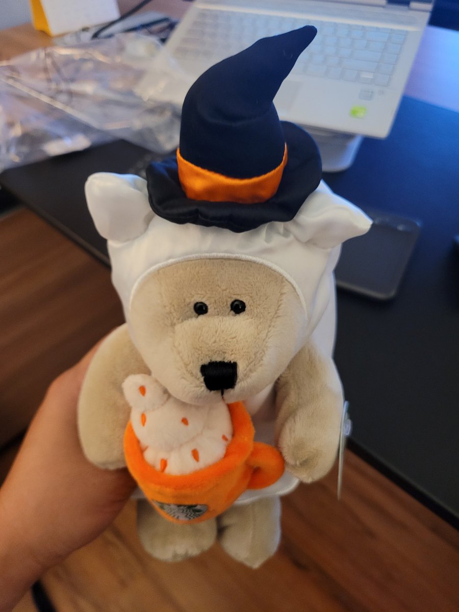 SurrenderedBear's tweet photo. RT สุ่มแจก Follower เท่านั้นนะ หมี Starbucks ฮาโลวีน Ghost Barista Bear Holding Drink หมีวันฮาโลวีนถือแก้วเครื่องดื่ม ออกสดๆวันนี้ น่ารัก นุ่มนิ่มมากๆ กติกา RT + Follow ผู้โชคดีรอรับที่บ้าน ส่งพร้อมวิญญานไปถึงบ้านวันฮาโลวีนพอดี ชอบมั้ยแบบนี้ ถ้าชอบ ลุยยยยย https://t.co/RC9qaBhqGg