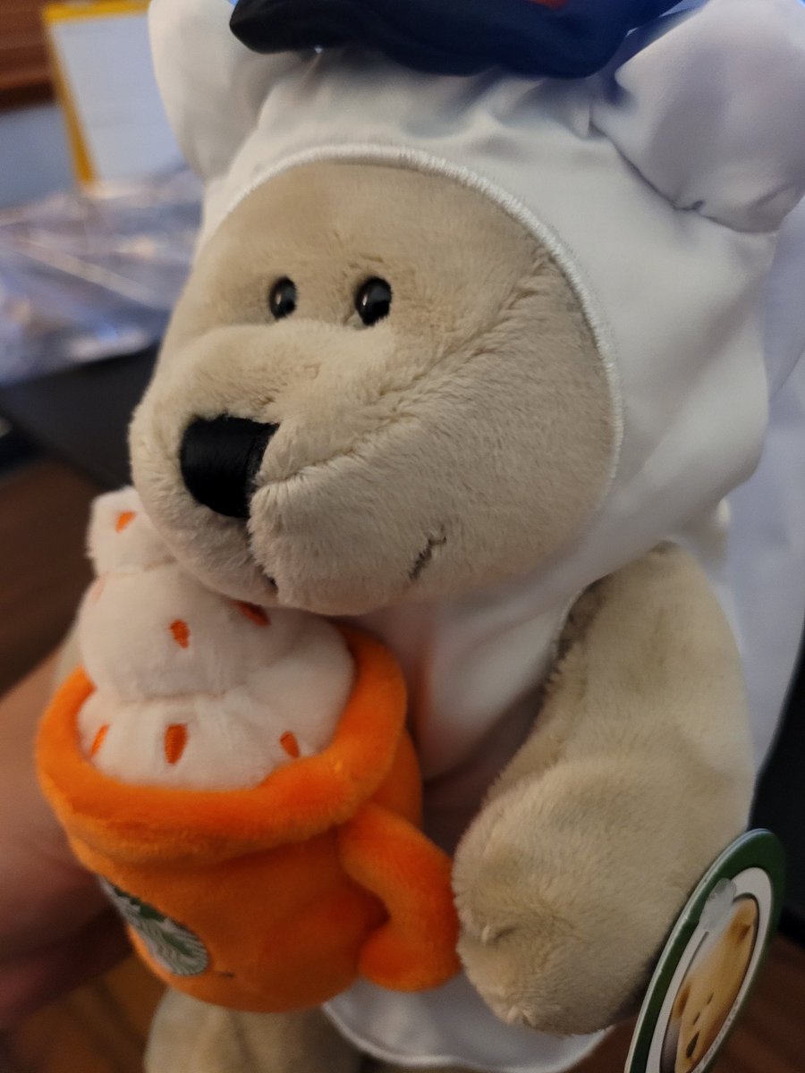 SurrenderedBear's tweet photo. RT สุ่มแจก Follower เท่านั้นนะ หมี Starbucks ฮาโลวีน Ghost Barista Bear Holding Drink หมีวันฮาโลวีนถือแก้วเครื่องดื่ม ออกสดๆวันนี้ น่ารัก นุ่มนิ่มมากๆ กติกา RT + Follow ผู้โชคดีรอรับที่บ้าน ส่งพร้อมวิญญานไปถึงบ้านวันฮาโลวีนพอดี ชอบมั้ยแบบนี้ ถ้าชอบ ลุยยยยย https://t.co/RC9qaBhqGg