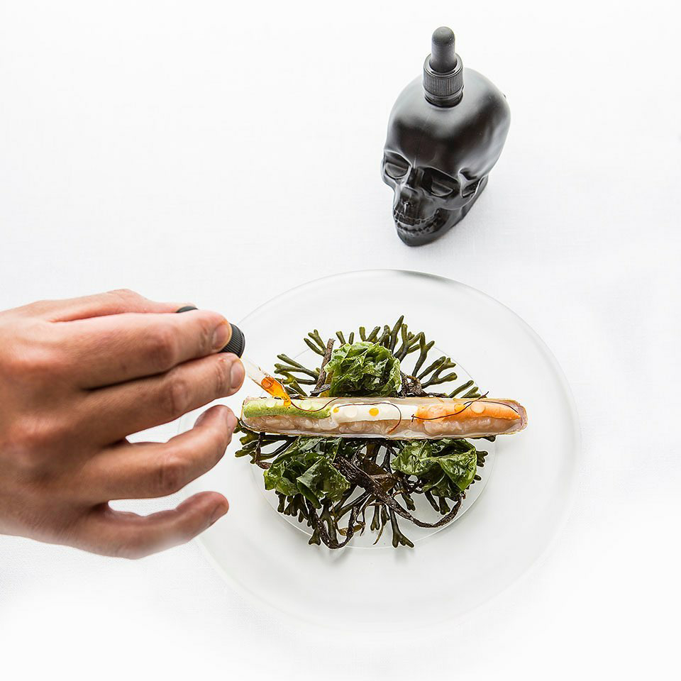 RteCanSimoneta's tweet photo. Navajas Currys Mexicanos

Desde los snacks con recuerdos de un tradicional desayuno ranchero hasta el chile de nogada con un viaje a la fiesta nacional, el menú discurre por la sabiduría culinaria mejicana con base de productos mallorquines. 
@davidmorenochef @cansimoneta_resta https://t.co/vsgeG6O5VH