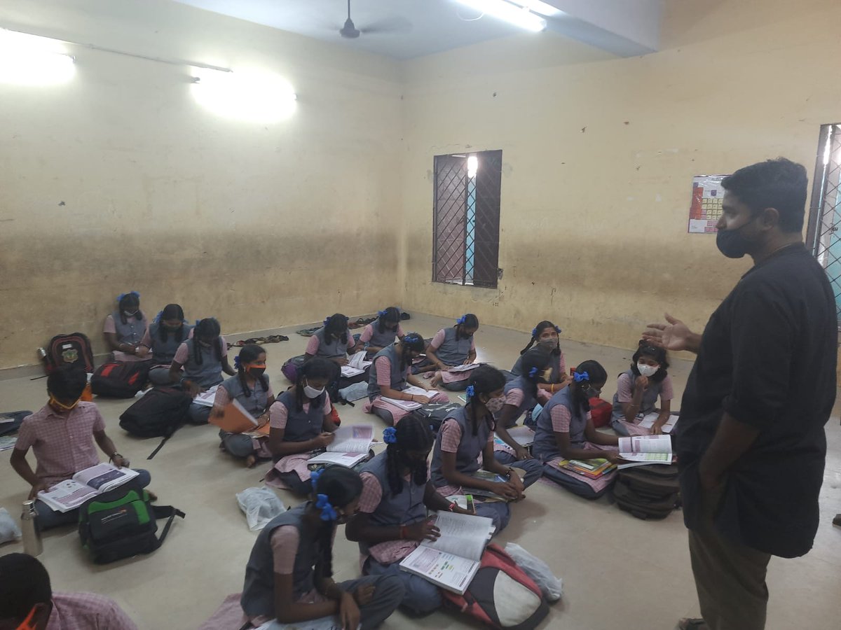 colouringlives's tweet photo. After a long pandemic break, @colouringlives did a visit to Higher Secondary School, Thondiarpet. With a strength of 1300+ students, the school was vibrant with activities despite being a Saturday. The HM requested for benches &amp; chairs for the students, which we agreed to sponsor https://t.co/RKaJbUqstN