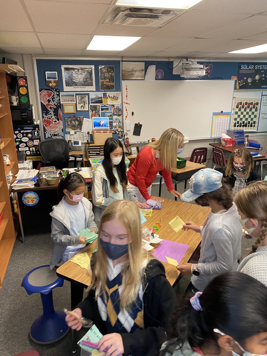 MillB19's tweet photo. First “selling day” was a huge success. Entrepreneurship is thriving in 5th grade here at IRE. ⁦@ireDCSD⁩ https://t.co/tOI4Up2B5F