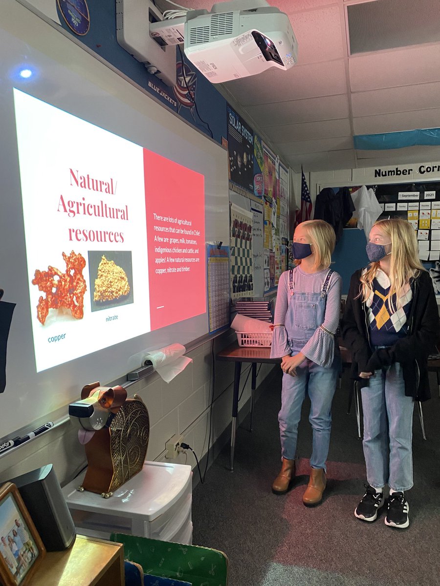MillB19's tweet photo. Students become the teachers as they share their research about countries in the Western Hemisphere. ⁦@ireDCSD⁩ https://t.co/xPtXcBk4yB