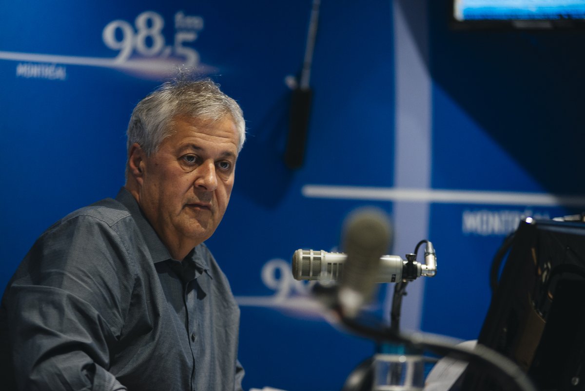 le985fm's tweet photo. Revue de presse 🕕 de @PaulArcand lundi matin |

«Des résultats spectaculaires de vaccination, mais... pour les hospitalisations et la période de 28 jours: 475 sur 644 sont des gens non-vaccinés»

🎧 Écoutez 👉https://t.co/BYa9uNuxaV https://t.co/bj2Lldxx2m