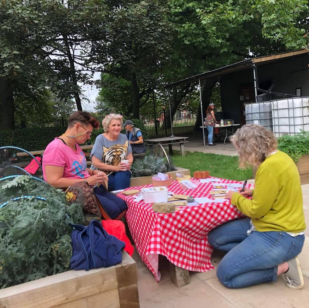 TakingRoot3's tweet photo. Thanks to everyone who supported the seed swap this yesterday and thanks to @thegatewaycollective for making it happen! See you again for the next seed swap in Spring 😀 we can't wait! #bootle #seedswap #seedswapping #community #communitygrowing https://t.co/JoNQZHir7M