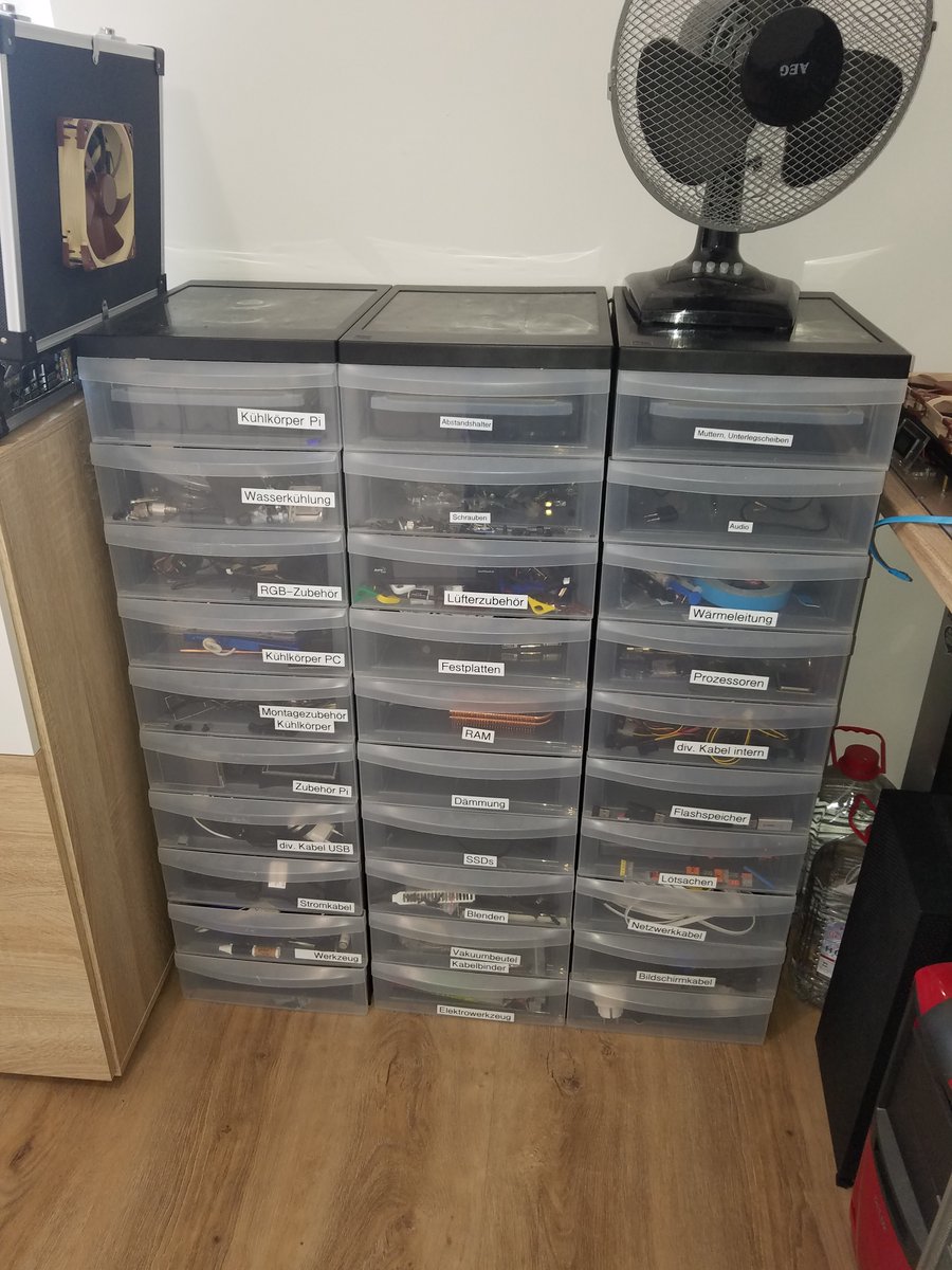 mgkmnfrd's tweet photo. Finally, I have mostly finished my workshop.
2 PC-benchtables, 1 Pi-Rack, all my spare parts sorted, Gbit ethernet and power outlets on the workbench.
To do:
- get a display for the benchtables
- clean that damn window, it got horribly dirty during construction https://t.co/GwdPSVqED6