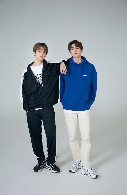 SM_NCT_BACKUP's tweet photo. 210927 Slow Acid’s Website update with #NCT127

#JAEHYUN &amp; #MARK
https://t.co/N2Rj7lyBOr https://t.co/4OwBwQfsyJ