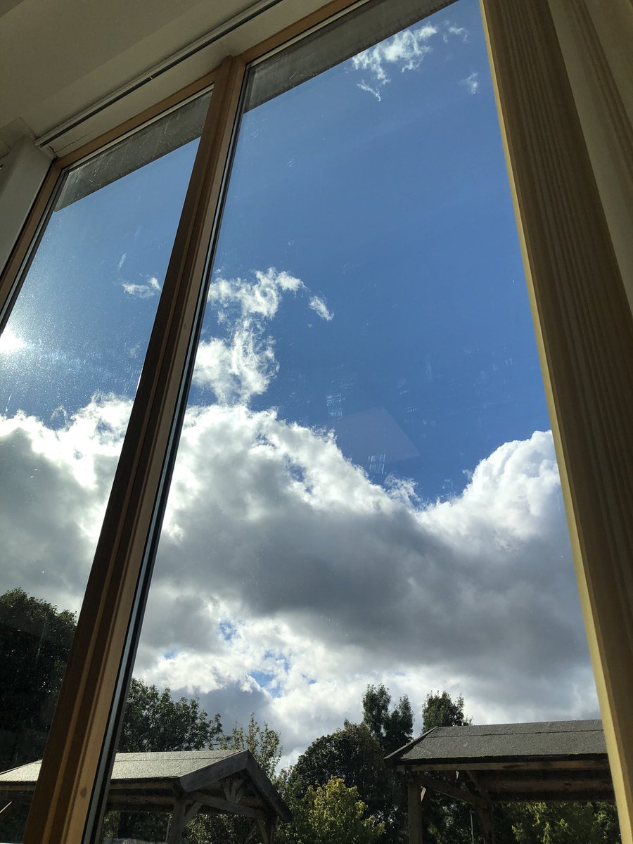 misspenneruk's tweet photo. After a heavy rainfall this morning it is nice to have this view from my window @winston_way #sunnylunchtime #breakintherain https://t.co/77Mk6Yql6S
