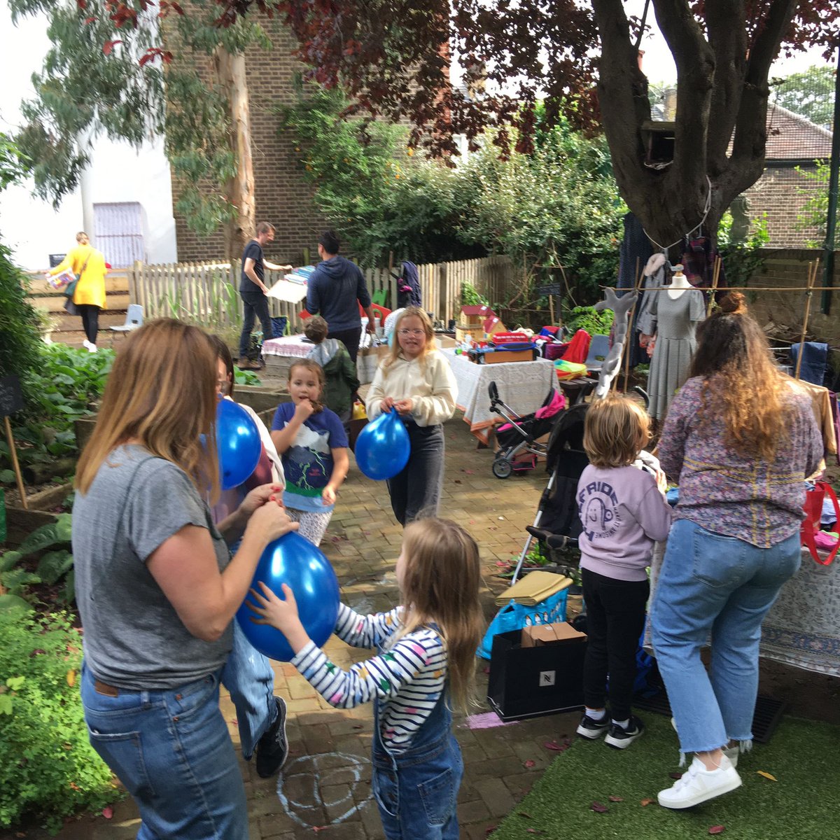 nesa1906's tweet photo. A massive Thank you to everyone who came to the Jumble Sale on Sunday - buyers and sellers. You all raised £290 for the school which is awesome! Also loads of fun and the garden was the perfect venue and the baked goods made by kids and parents were soooo good 😊 💚👏🏼💫👏🏼💚💫👏🏼 https://t.co/4F5wVyzq49