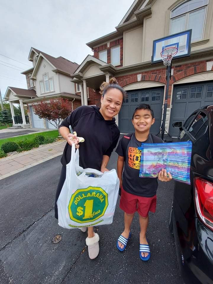 stephbustos's tweet image. Spending the weekend packing kits for kids for the Yellow Brick House. It’s a teachable moment of being grateful and sharing our blessings to others. We remember that any small act of kindness can make the biggest impact. 
#mercercares  #goodweek