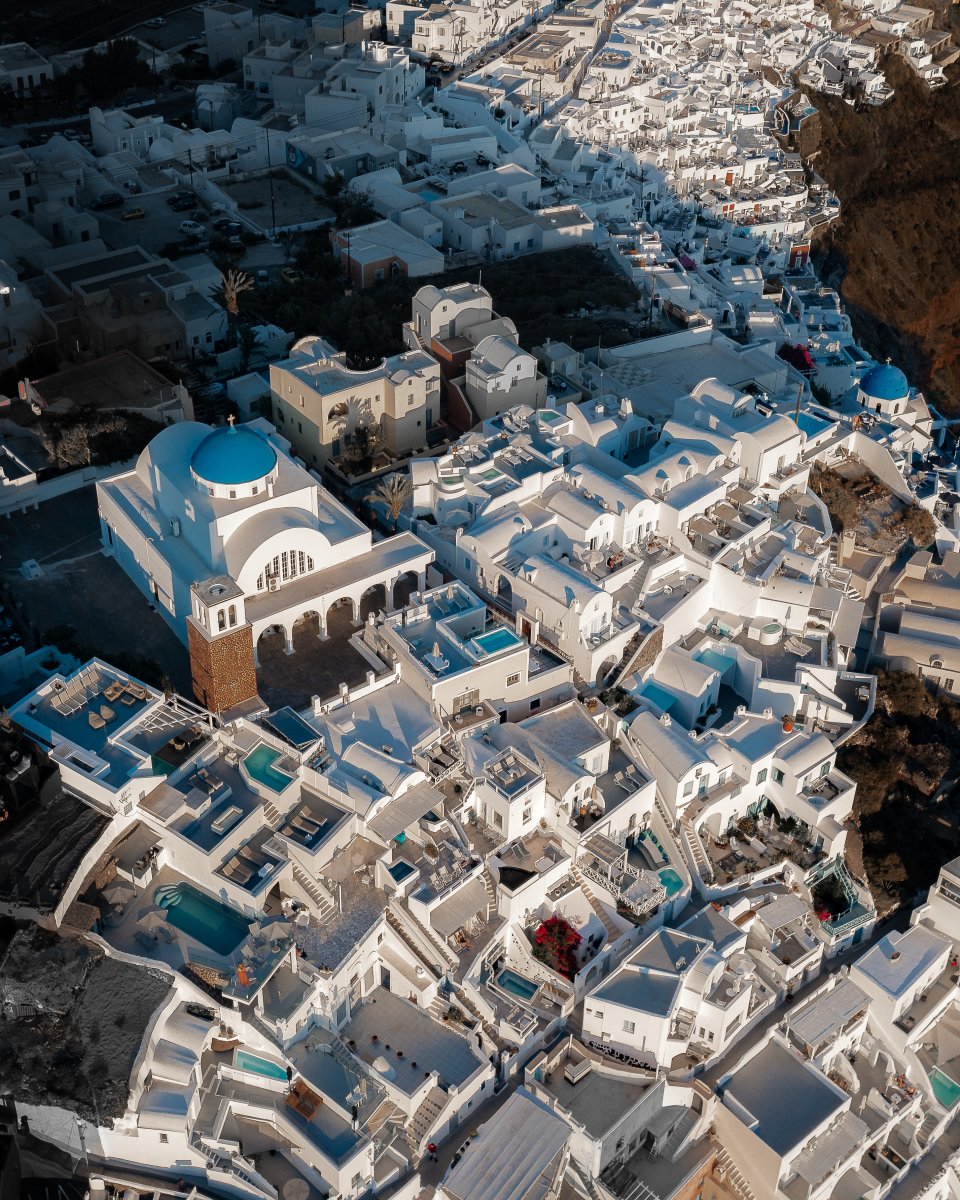 Take in a different side of Santorini with the Hasselblad L1D-20c camera on the Mavic 2 Pro

📸: <a href="/SaraZaniniArt/">Sara Zanini</a>, #POTD