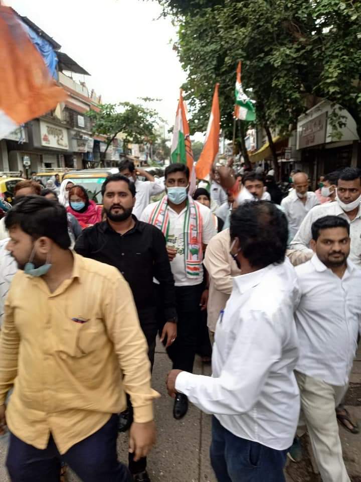 Mankhurd171's tweet photo. 27.09.2021 #Bharat Band 
Mankhurd shivaji Nagar Congress Committe 171 https://t.co/LpKQGBRlde