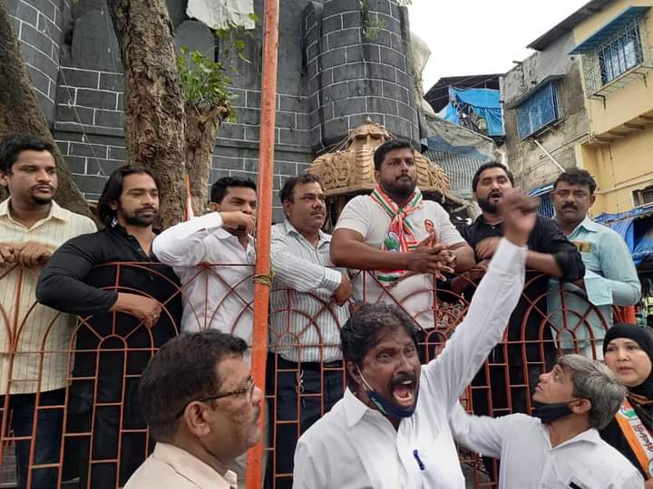 Mankhurd171's tweet photo. 27.09.2021 #Bharat Band 
Mankhurd shivaji Nagar Congress Committe 171 https://t.co/LpKQGBRlde