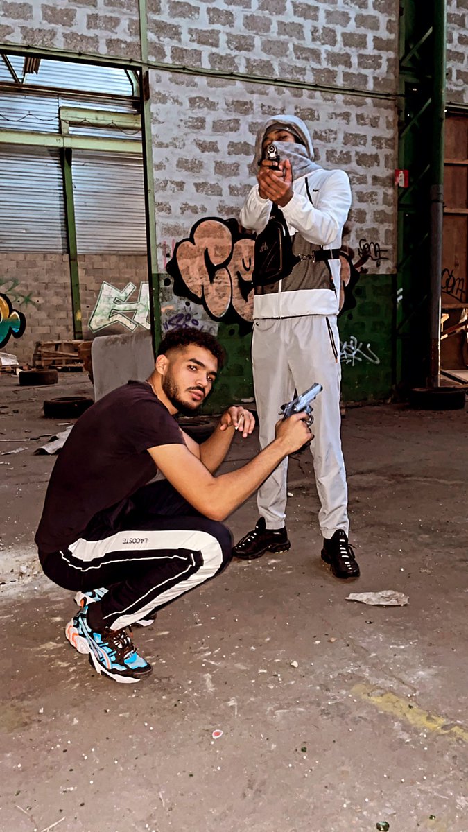 BinksQp's tweet photo. Les démon de Minuit 😈💿 https://t.co/45iABIUt5a