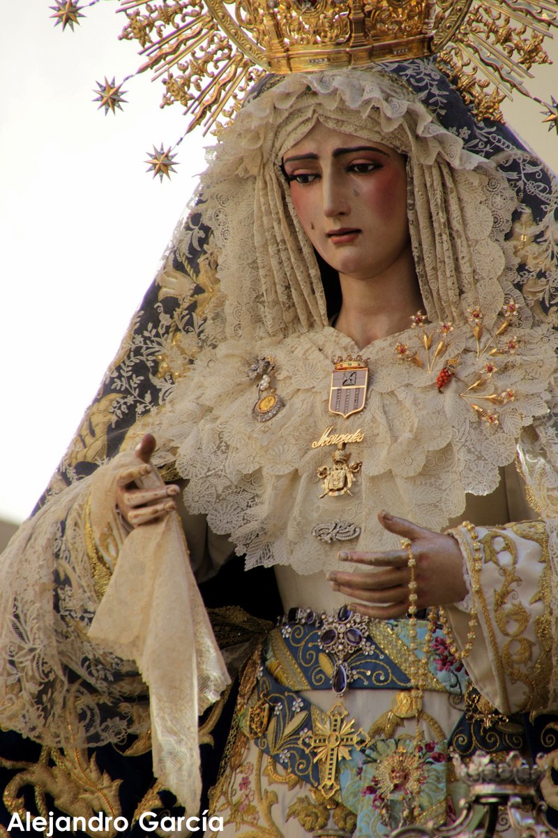 AlexGGodoy1990's tweet photo. "Dulce Inmaculada del amor;
Sol resplandeciente, que al brillar,
llenas de Mercedes a toda la humanidad"
📷 @AlexGGodoy1990
📌 Rosario de la aurora 2021.
#UnLunesMenos #TDSCofrade #SeptiembredeMercedes https://t.co/SCIuMZXBIp