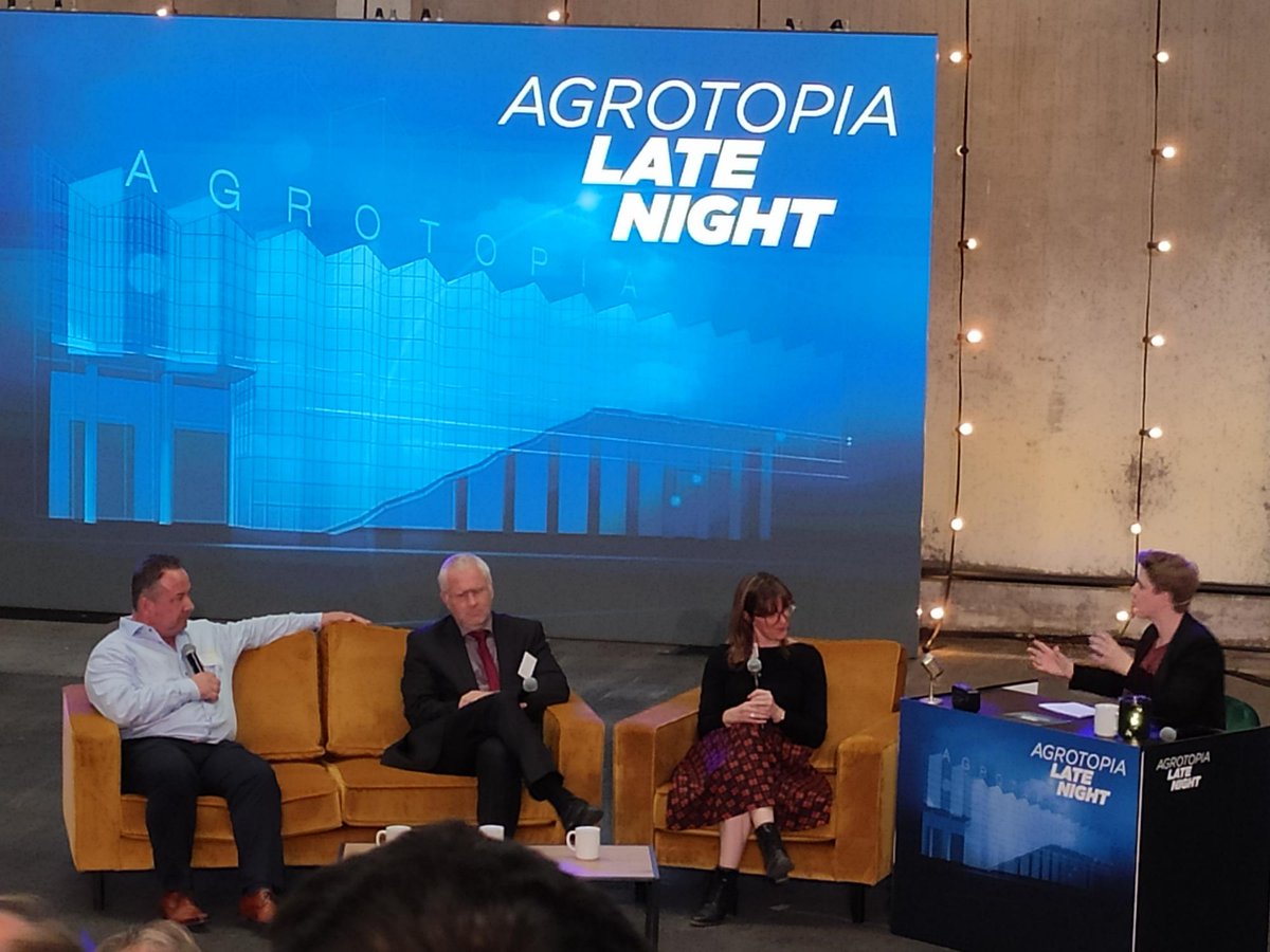 ImcaSampers's tweet image. Wauw, wat een dakserre!!! Proficiat aan de collega&apos;s van @InagroBeitem @InAgrotopia van #vegitec. Op naar een vruchtbare samenwerking.
@FbwUGent (met collega Jan Pieters)