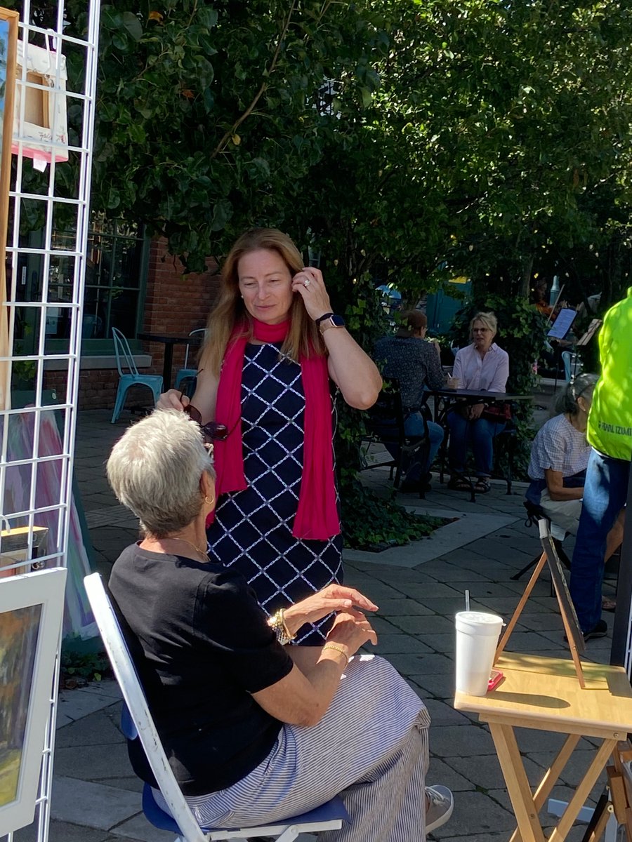 MikeSarah4BOS's tweet photo. We spent part of our weekend enjoying the 6th annual outdoor art show at Grove Street Plaza.  We feel lucky to have such a vibrant arts community here In town.  It was a great weekend talking to our neighbors. #Darien #MikeSarah4BOS https://t.co/RwJklg13je