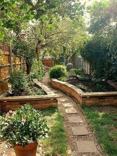 gardeneaze's tweet photo. 15 Beautiful and Practical Raised Bed Garden Designs https://t.co/ZaXRoM1kUa
