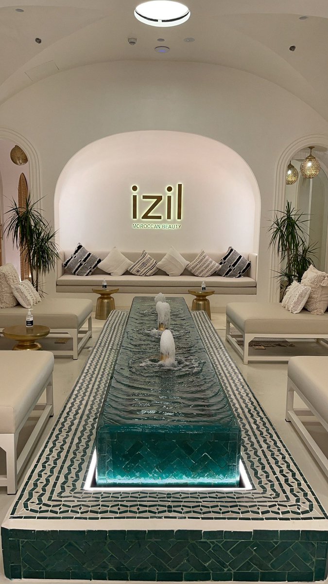 choumicha_ma's tweet photo. J’ai trouvé le meilleur Hamam de #dubai loin du folklore et des clichés. Les traitements pour le corps, visage et cheveux à base de produits naturels d’excellente qualité. 🎩 à Mouna Abbassi. Jerb we redi alya lkhebar. https://t.co/XSPqDwGijw